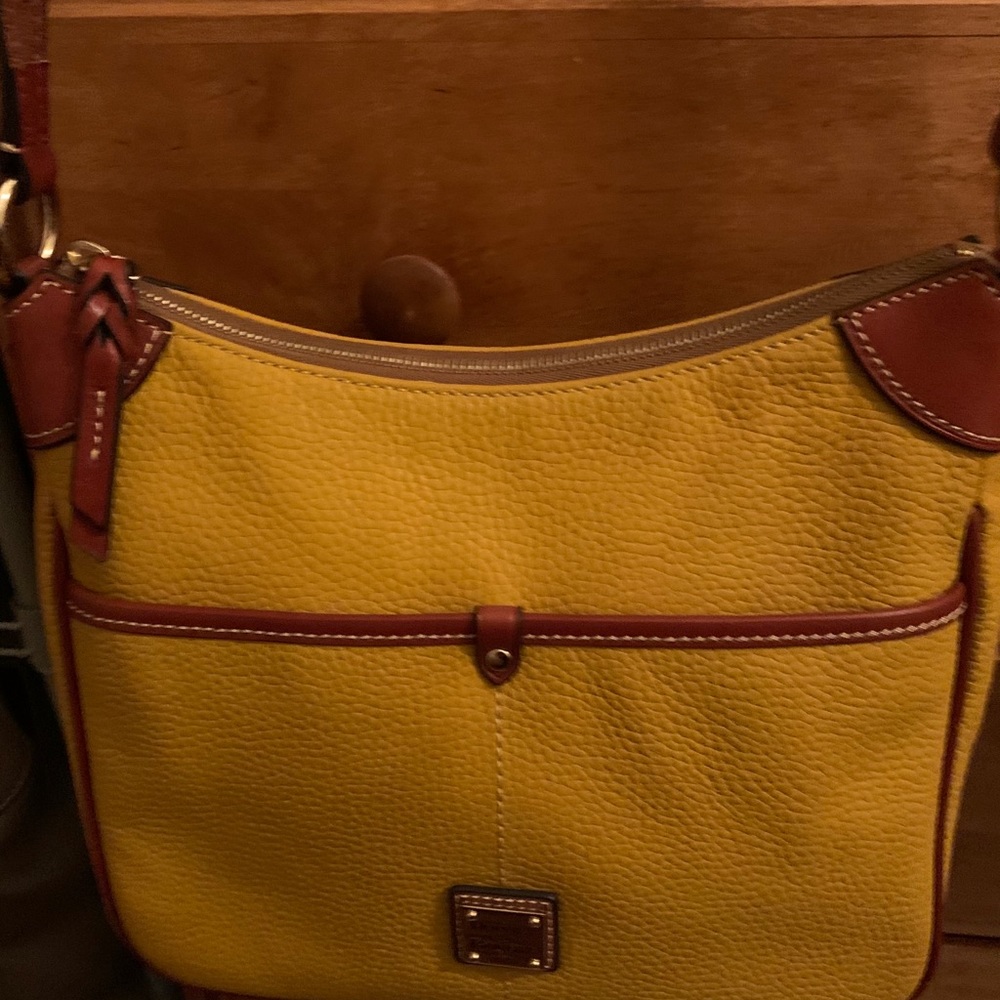 DOONEY AND BOURKE PEBBLE LEATHER MUSTARD KIMBERLY